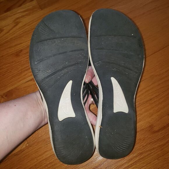 Clarks Black Slip-On Sandals Womans Size 11M - Picture 5 of 6